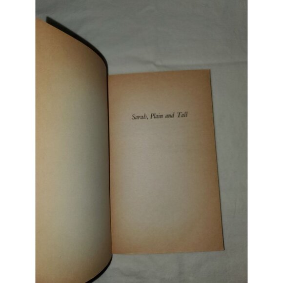 1985 Vintage Sarah Plain And Tall By Patricia Maclachlan Soft Cover - Picture 7 of 11